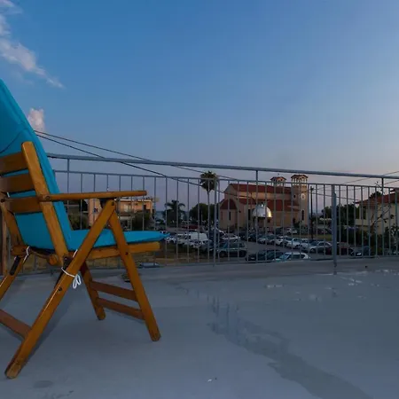 Villa Πιθοσ Ενοικιαζομενη Κατοικια à Kalamata Extérieur photo
